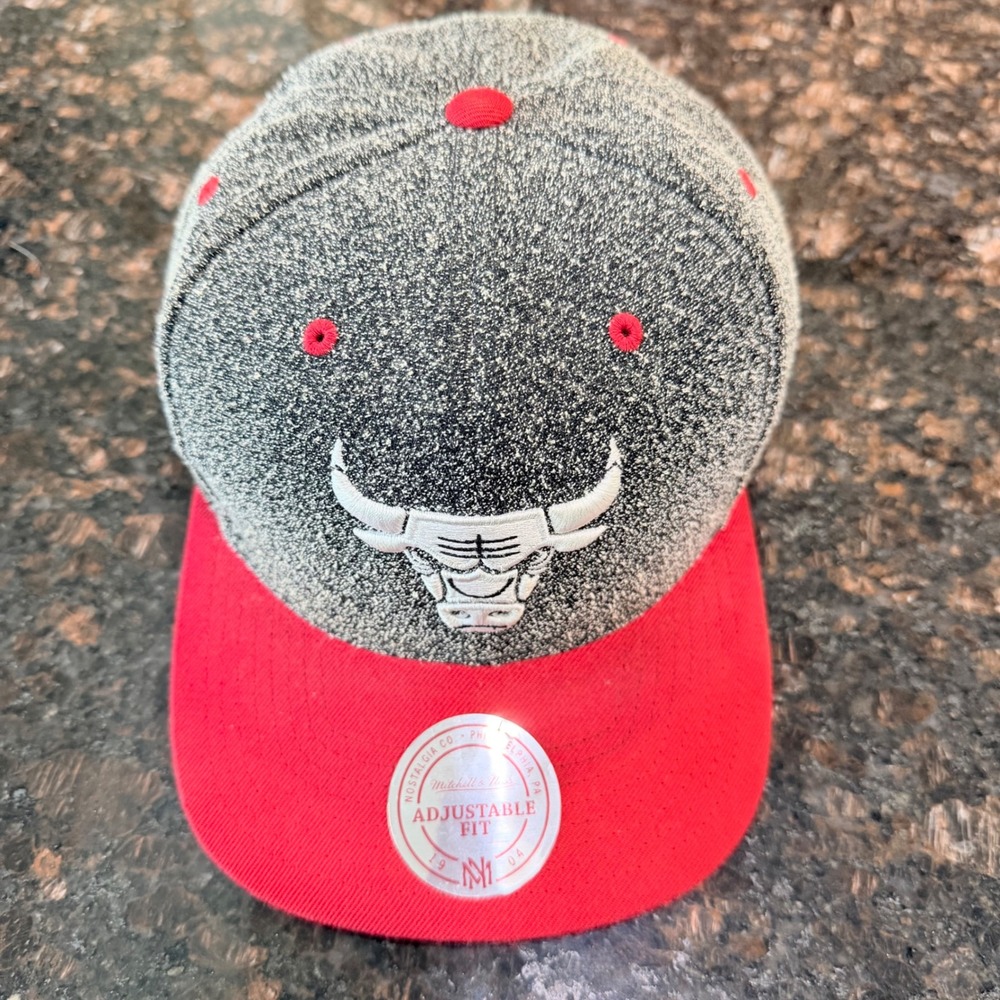 Mitchell & Ness Chicago Bulls Snapback Hat Marl Gray Red NBA‎ Adjustable Cap